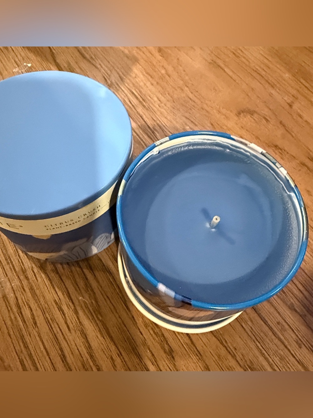 Illume Citrus Crush Voluspa Blue Floral Decorative Candle Demi Tin and Top - Picture 4 of 8